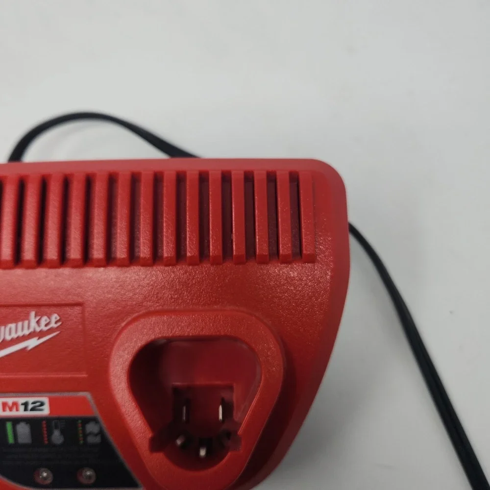 Genuine Milwaukee M12 Lithium Ion 12 Volt Battery Charger 48-59-2401 Working
